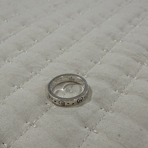 Gucci - Silver Skull Ring - Picture 2 of 2